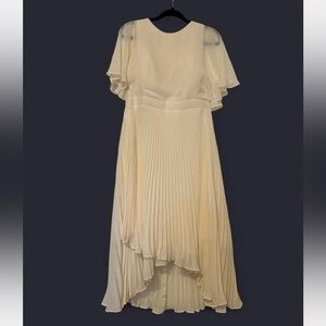 JJ’s House Light Cream Pleated Wedding Dress